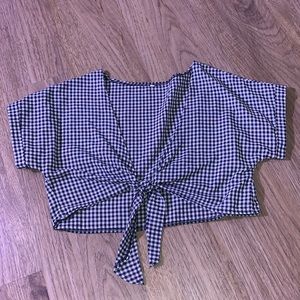 black and white cropped tie shirt